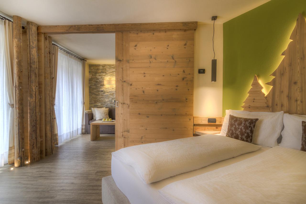 Hotel Madonnina Resort And Wellness Soraga Exterior photo